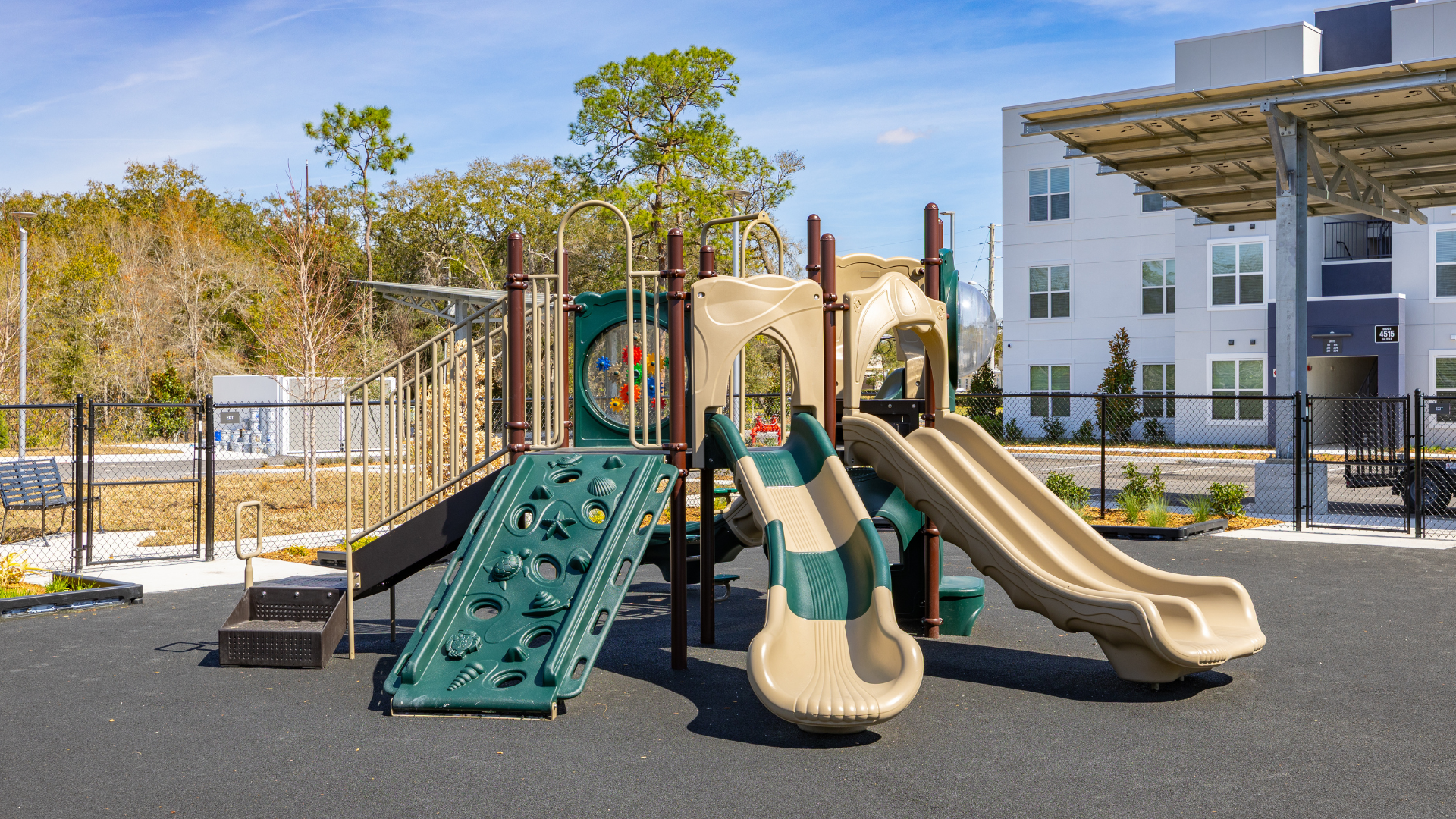 Salix on Vine Playground 1920x1080 Living room decor with cozy furniture